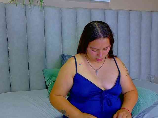 Lunaa-Bellaa webcam