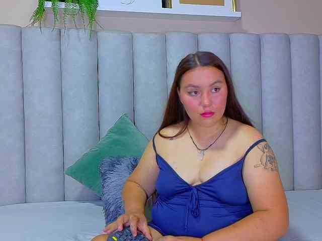 Lunaa-Bellaa webcam