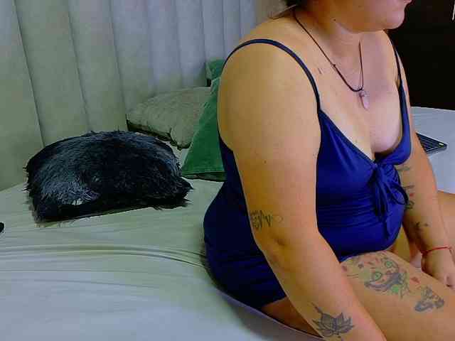 Lunaa-Bellaa webcam