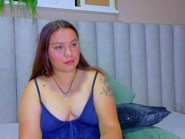 Lunaa-Bellaa webcam