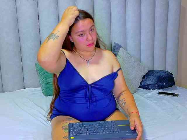 Lunaa-Bellaa webcam