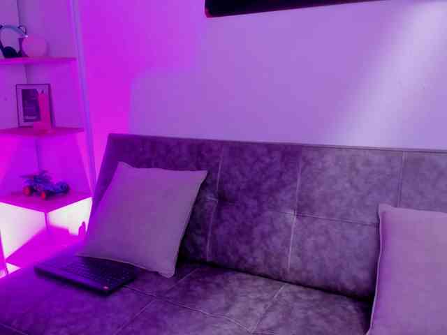 helen-scott Live Webcam on BongaCams