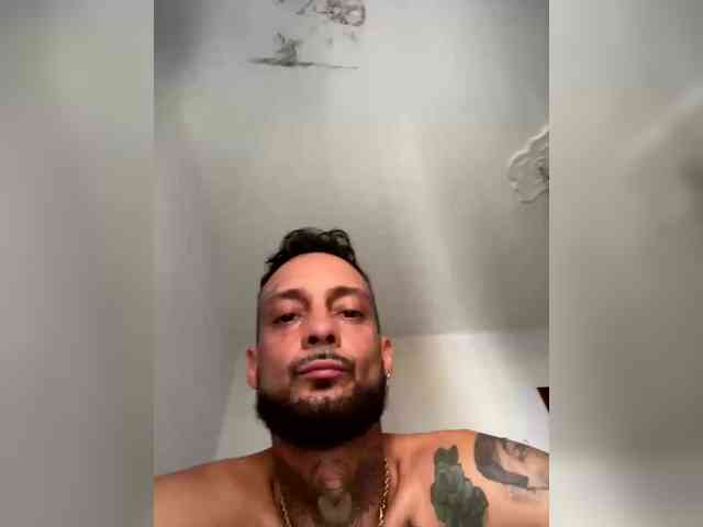 Moreno332 Live Webcam on BongaCams