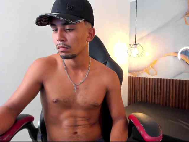 DrakeFoxx