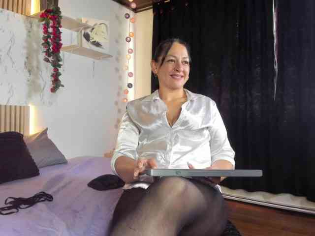 Samanta-Stonex Live Webcam on BongaCams