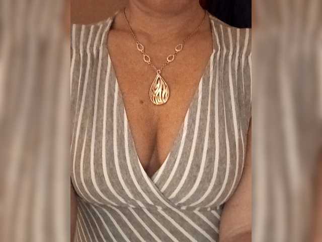 Oksiyadiva live cam on BongaCams