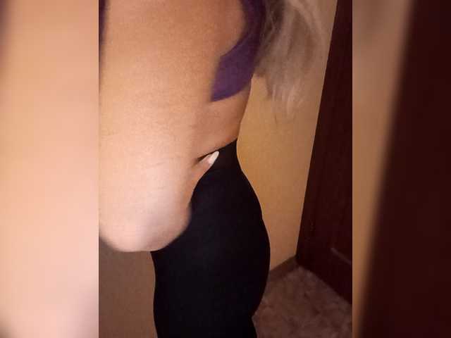 Oksiyadiva live cam on BongaCams