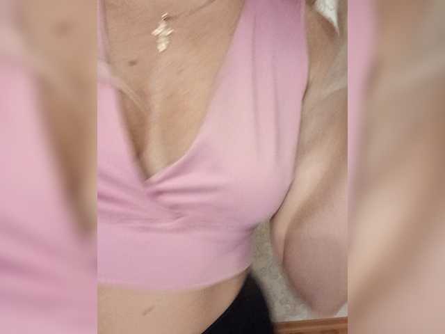 Oksiyadiva live cam on BongaCams
