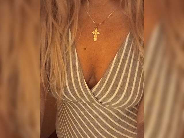 Oksiyadiva live cam on BongaCams