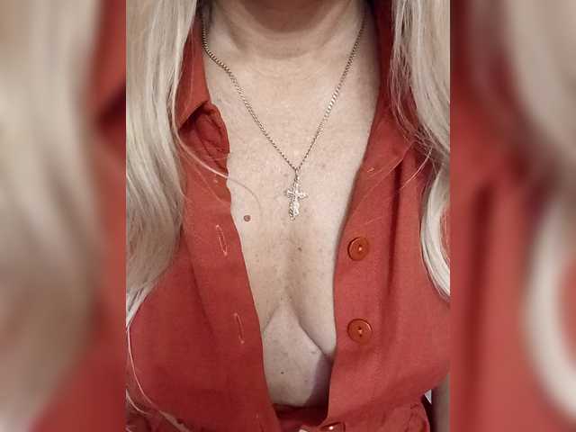 Oksiyadiva live cam on BongaCams