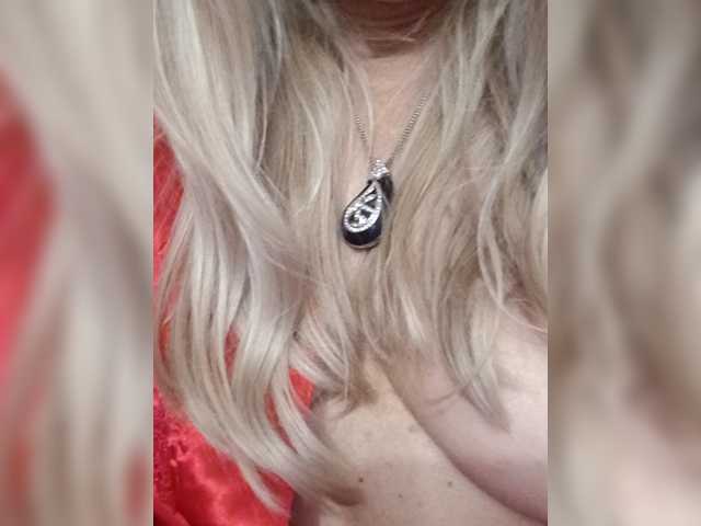 Divaya live cam on BongaCams