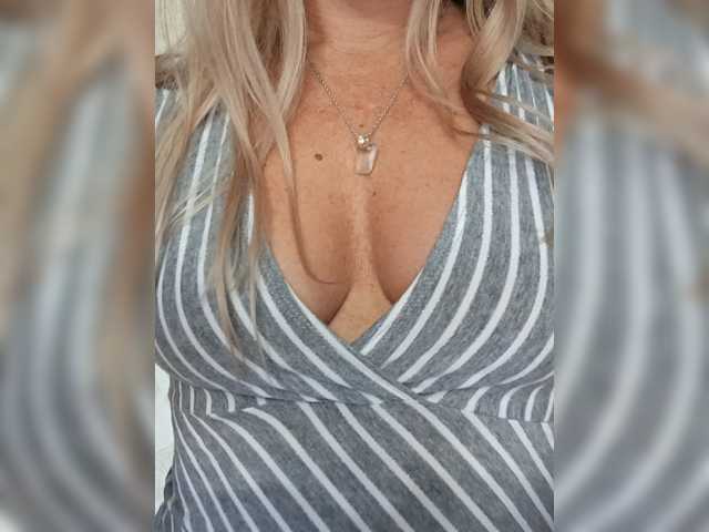 Divaya live cam preview