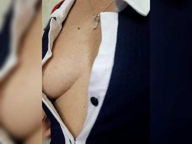 Oksiyadiva live cam on BongaCams