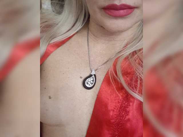 Divaya live cam on BongaCams