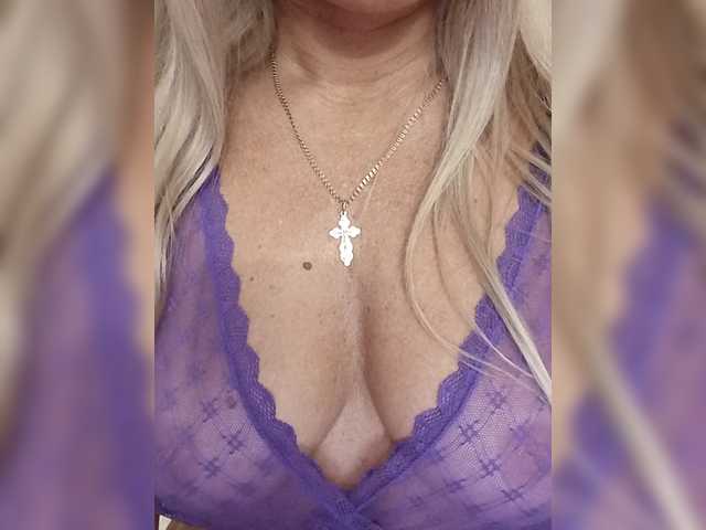 Oksiyadiva live cam on BongaCams
