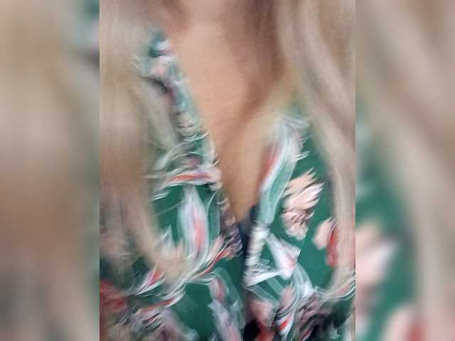 Oksiyadiva live cam on BongaCams