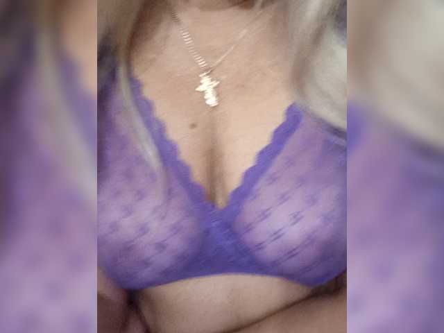 Oksiyadiva live cam on BongaCams