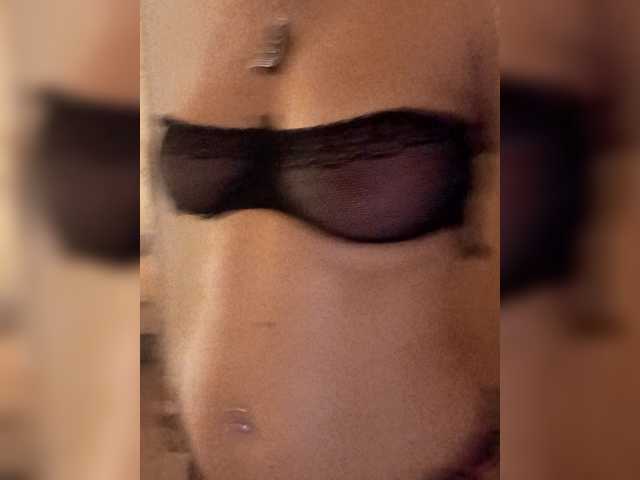 Oksiyadiva live cam on BongaCams