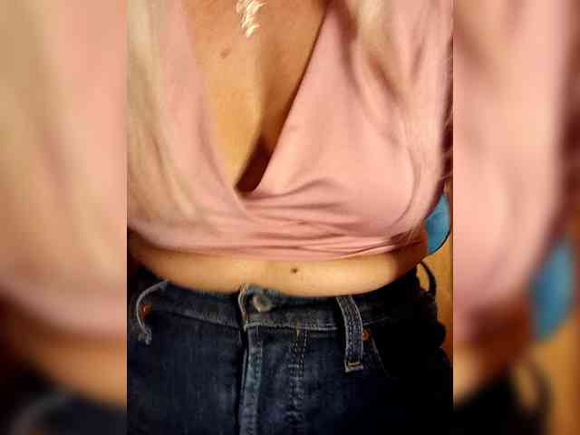 Oksiyadiva Live Webcam on BongaCams