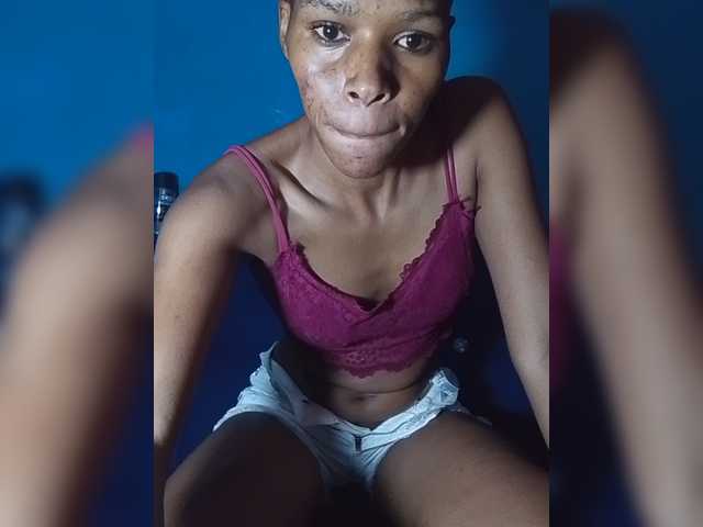 petitevee009 live cam on BongaCams