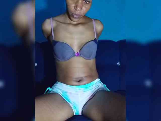 petitevee009 webcam