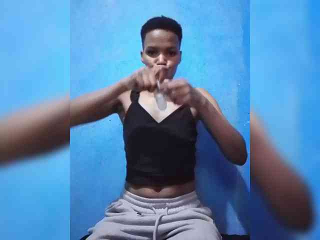 petitevee009 webcam