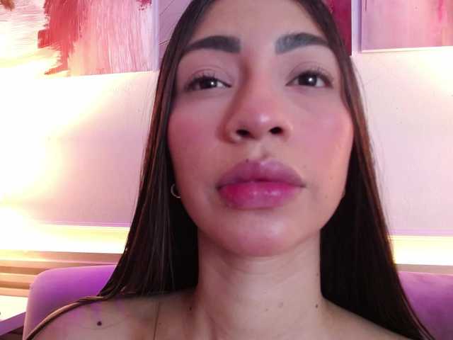 Alannah live cam