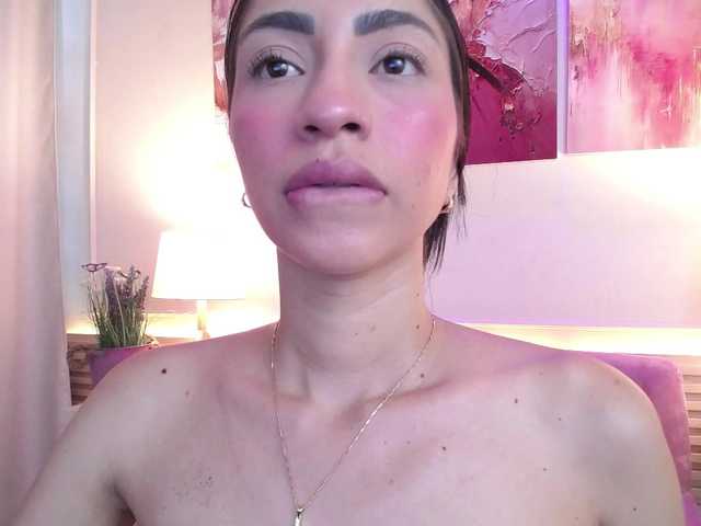 Alannah live cam on BongaCams