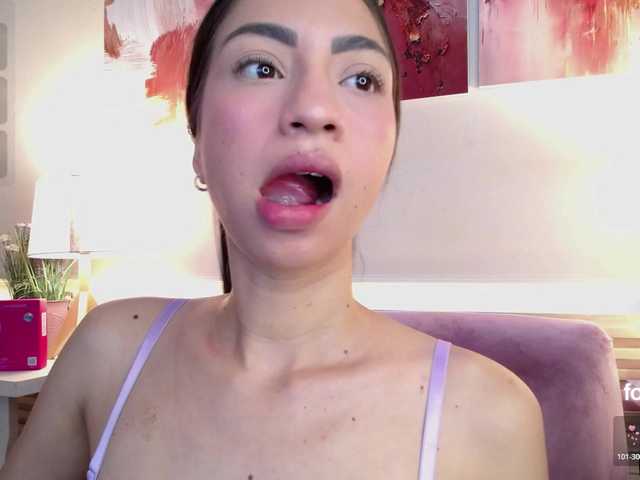 Alannah live cam on BongaCams
