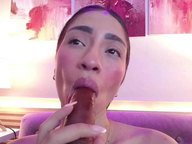 Alannah live cam on BongaCams