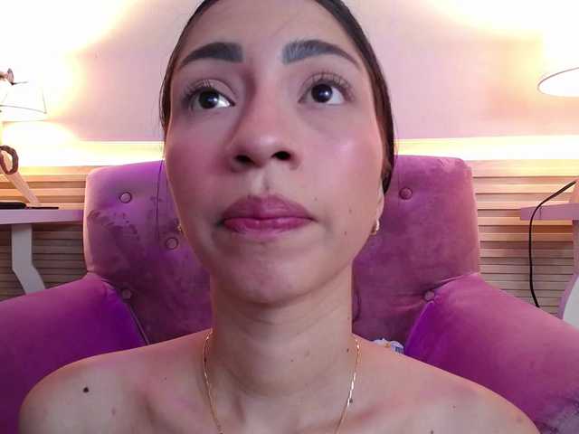 Alannah live cam on BongaCams