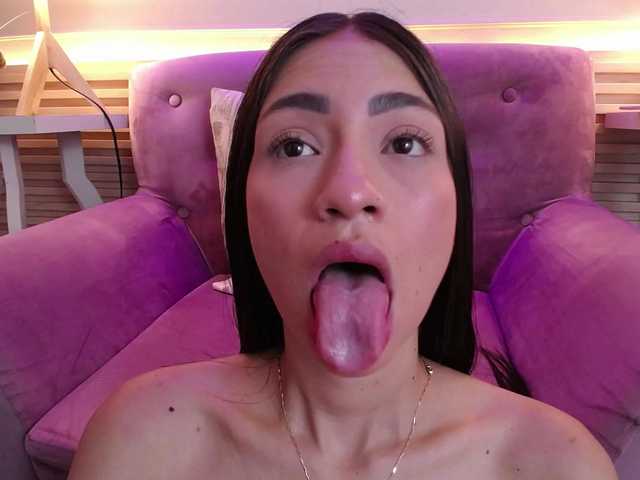 Alannah live cam on BongaCams
