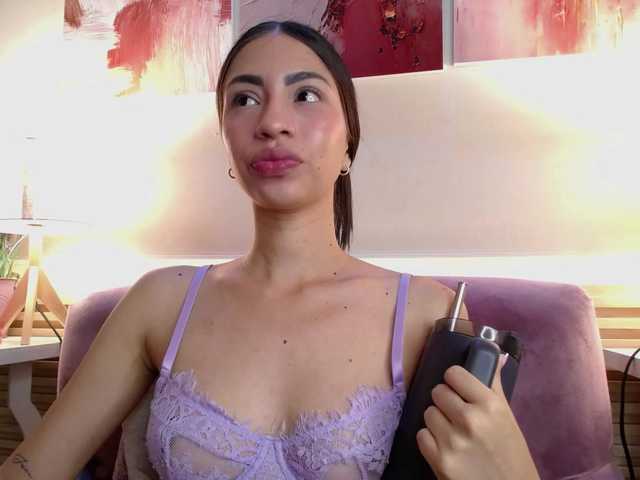Alannah live cam on BongaCams