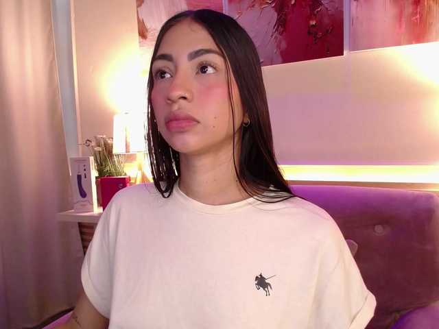 Alannah live cam on BongaCams