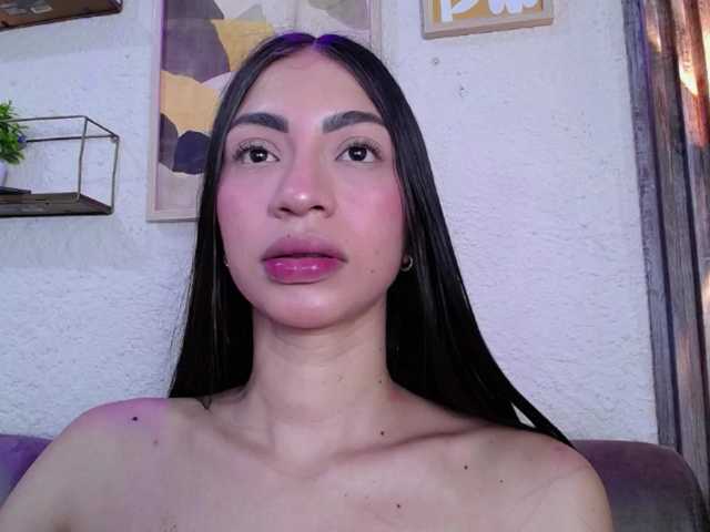 Alannah live cam on BongaCams