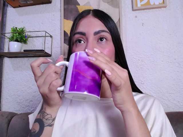 Alannah live cam on BongaCams