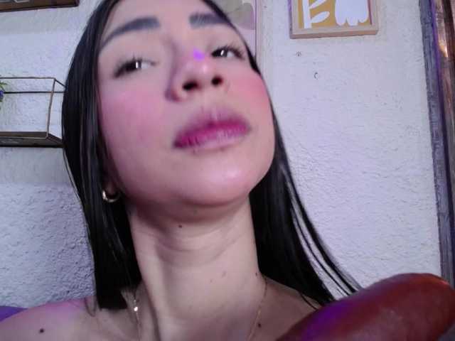 Alannah live cam on BongaCams