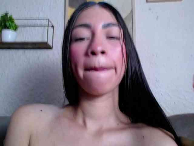 Modelo: Alannah