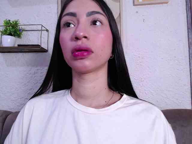 Modelo: Alannah