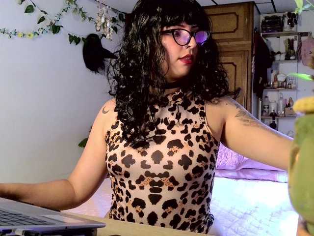 Victoriajames live cam on BongaCams