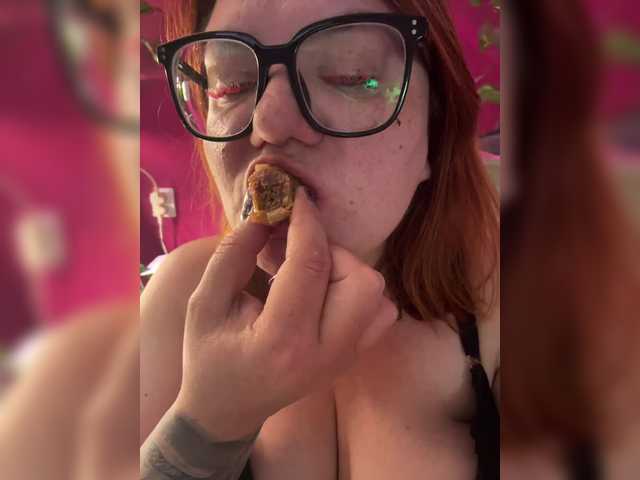 Valentinaweow live cam on BongaCams