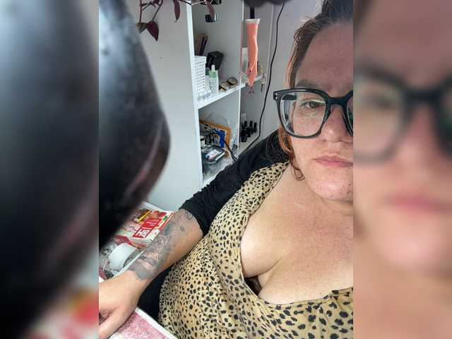 Valentinaweow live cam on BongaCams