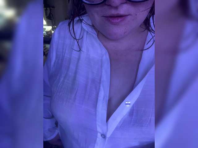 Valentinaweow live cam on BongaCams