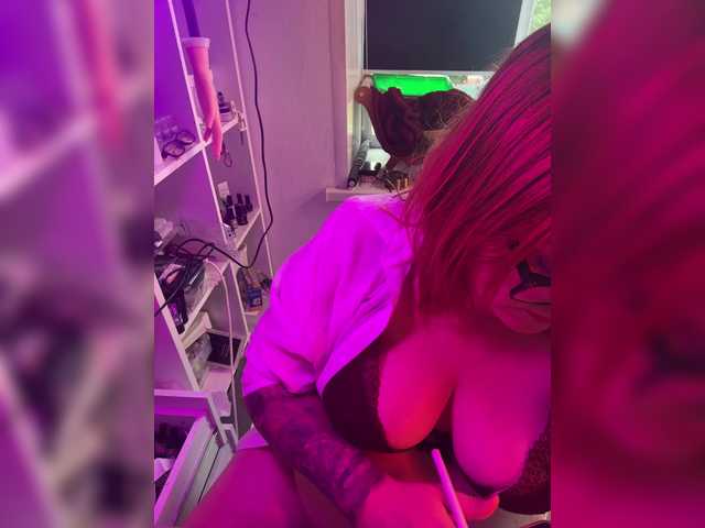 Valentinaweow live cam on BongaCams