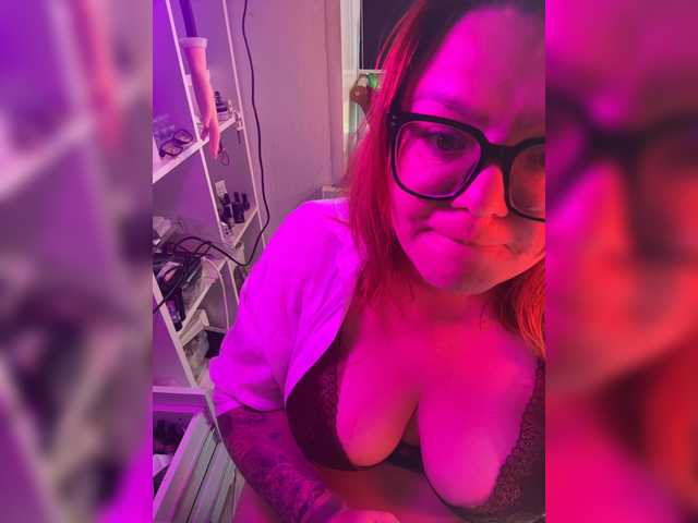 Valentinaweow live cam on BongaCams