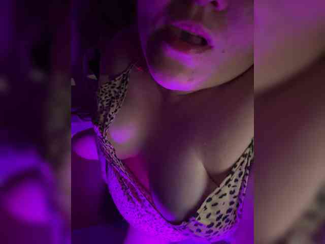 Valentinaweow webcam