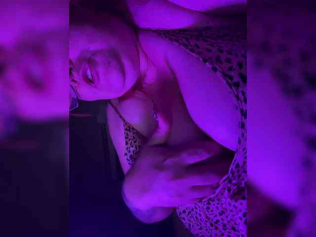 Valentinaweow webcam