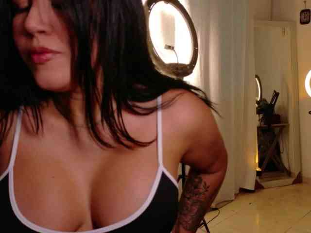 HeySunnyMulata webcam