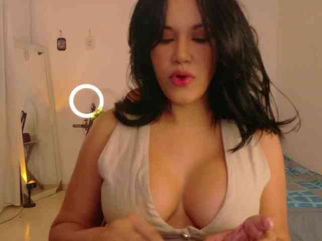 HeySunnyMulata webcam