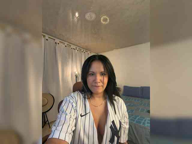 HeySunnyMulata webcam